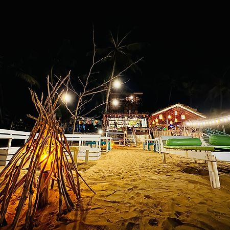 Miracles Beach Гале Екстериор снимка