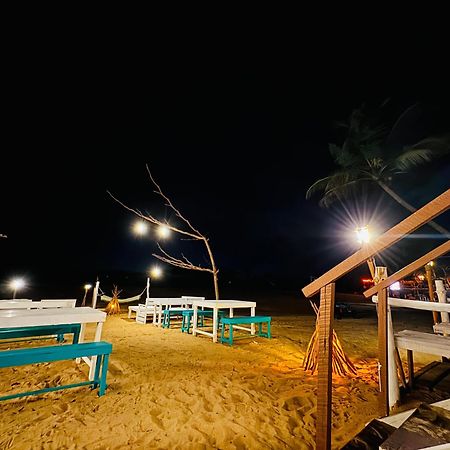 Miracles Beach Гале Екстериор снимка