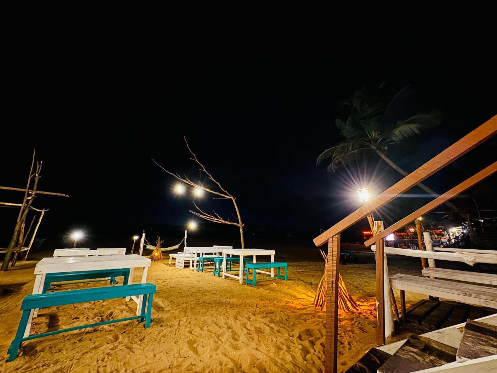 Miracles Beach Гале Екстериор снимка